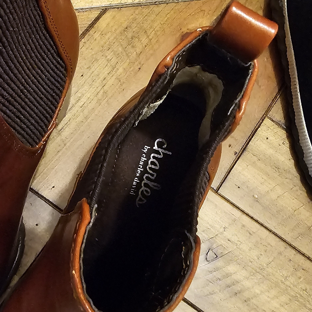 Charles David Brown Ankle Boots - Picture 4 of 6